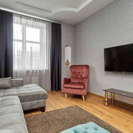 Apartment In The Center Of Oktyabrskaya Metro Station